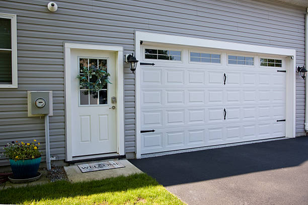 24/7 Emergency Garage Door Panel Replacement experts in Fort Calhoun, NE